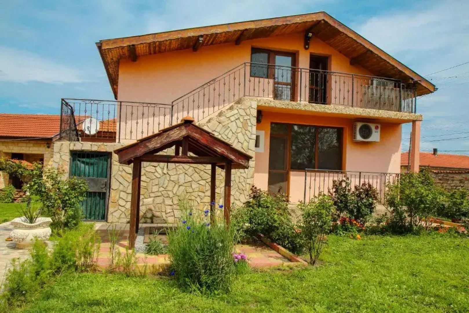 Albena Guest House