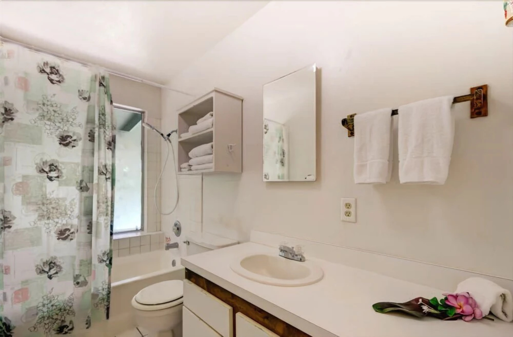 Riko Hale - 2 Br Home