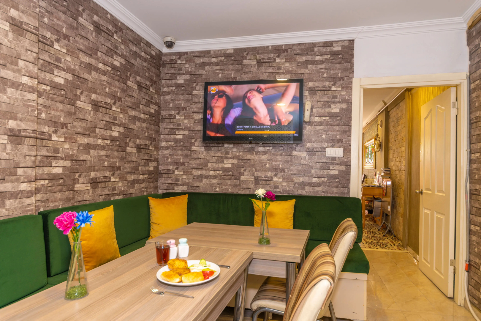 Walnut Shell Hotel