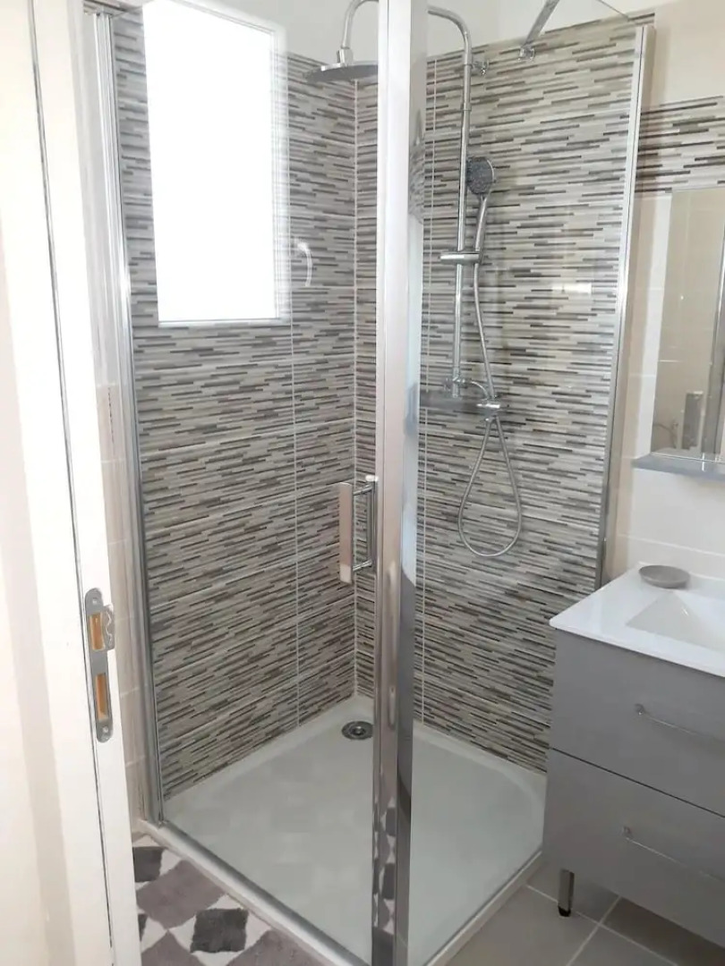 House with 2 Bedrooms in Pujaut, with Enclosed Garden And Wifi