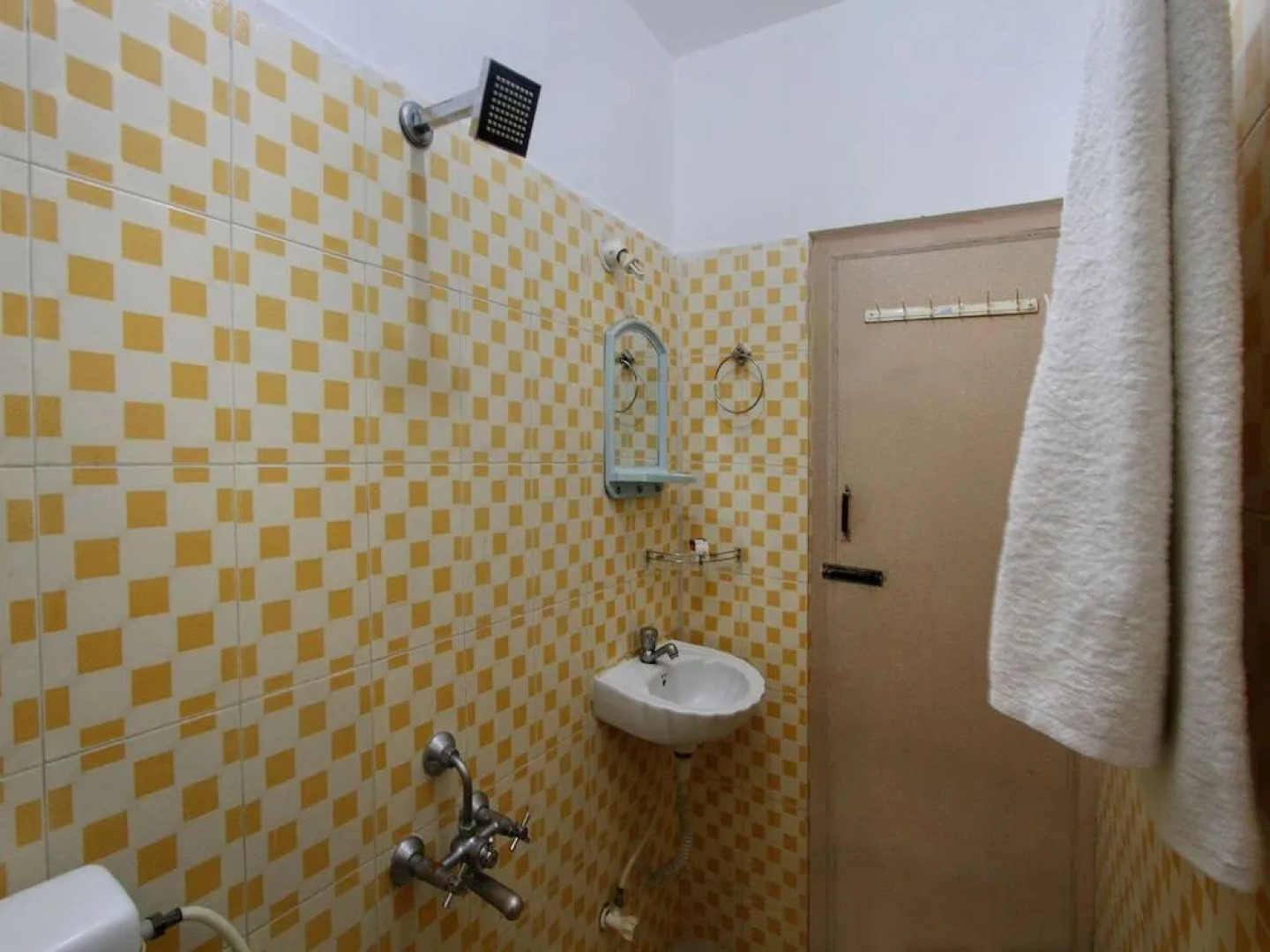 OYO 2420 Ashwa Comfort