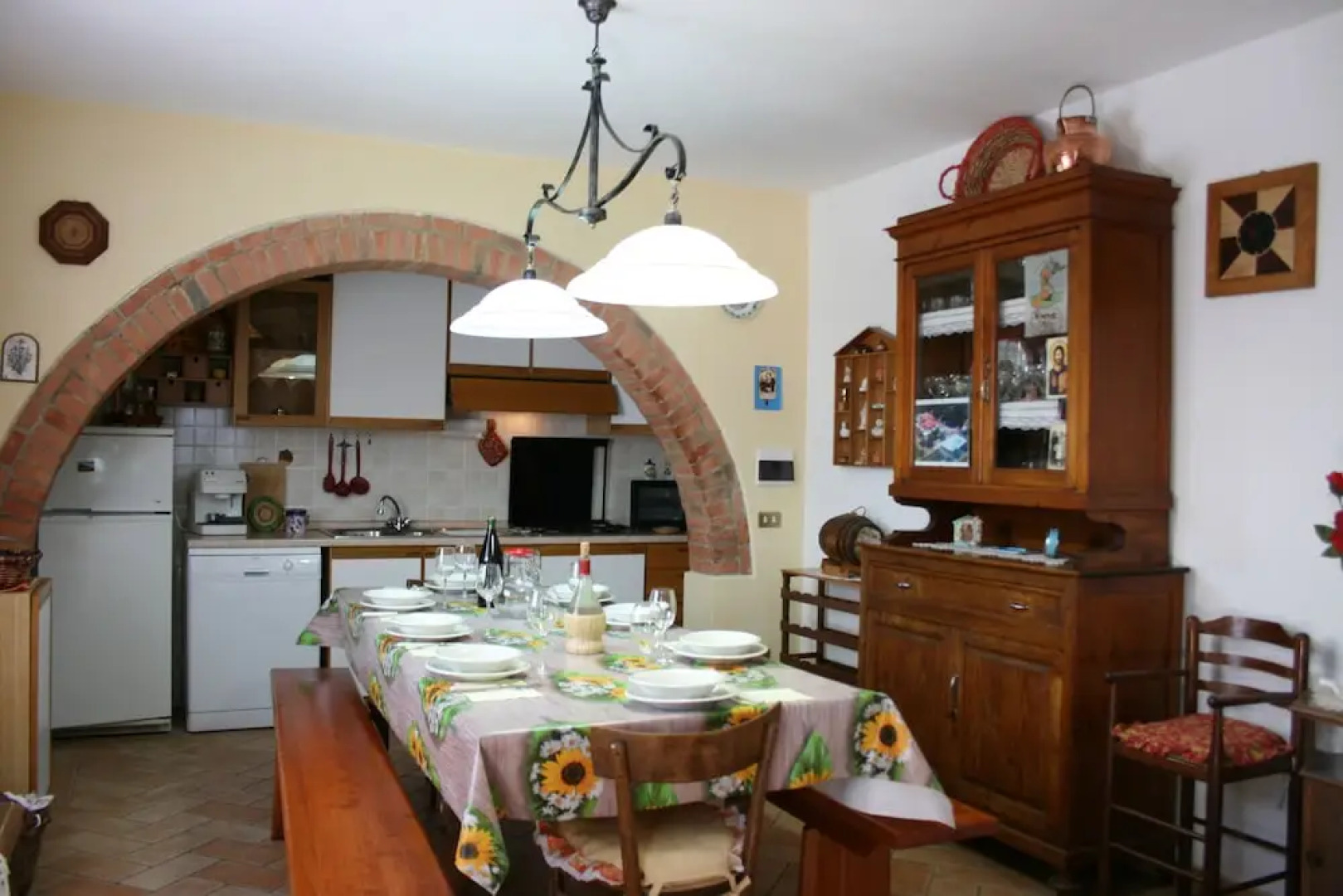 Wonderful Private Villa With Private Pool, TV, Pets Allowed and Parking, Close to Montepulciano