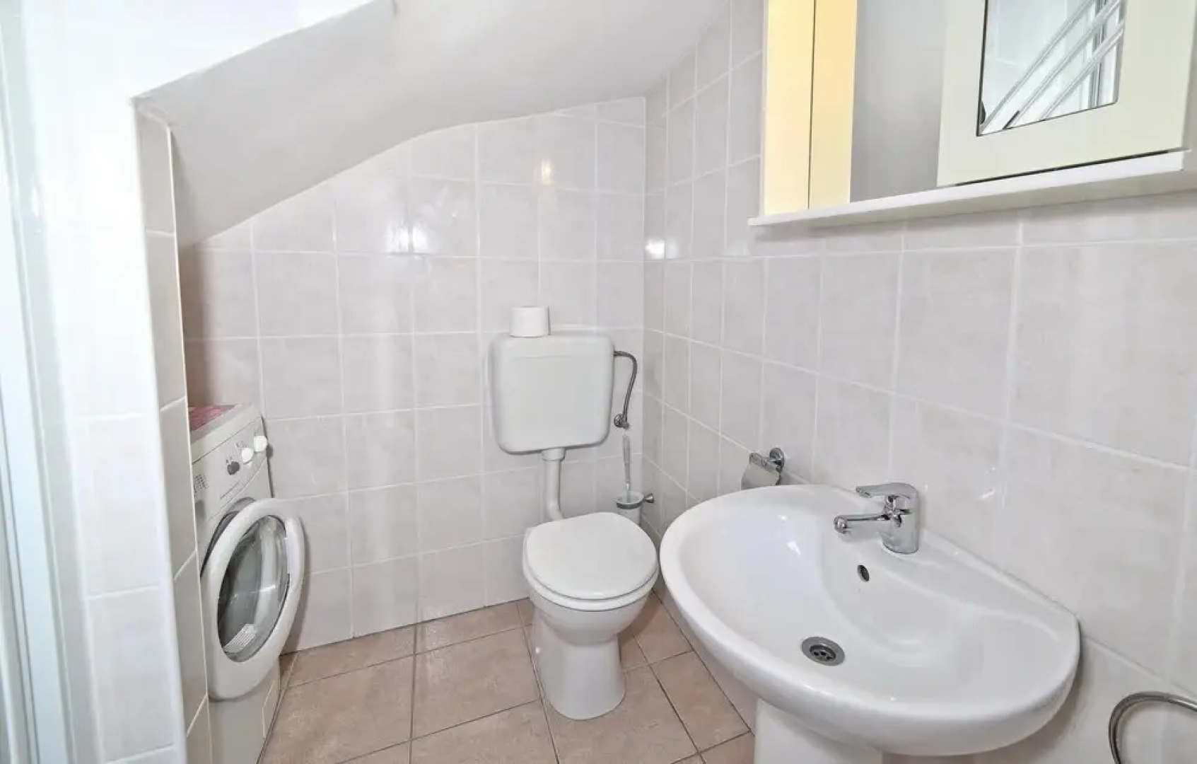 Amazing Home in Drvenik Veliki With 2 Bedrooms