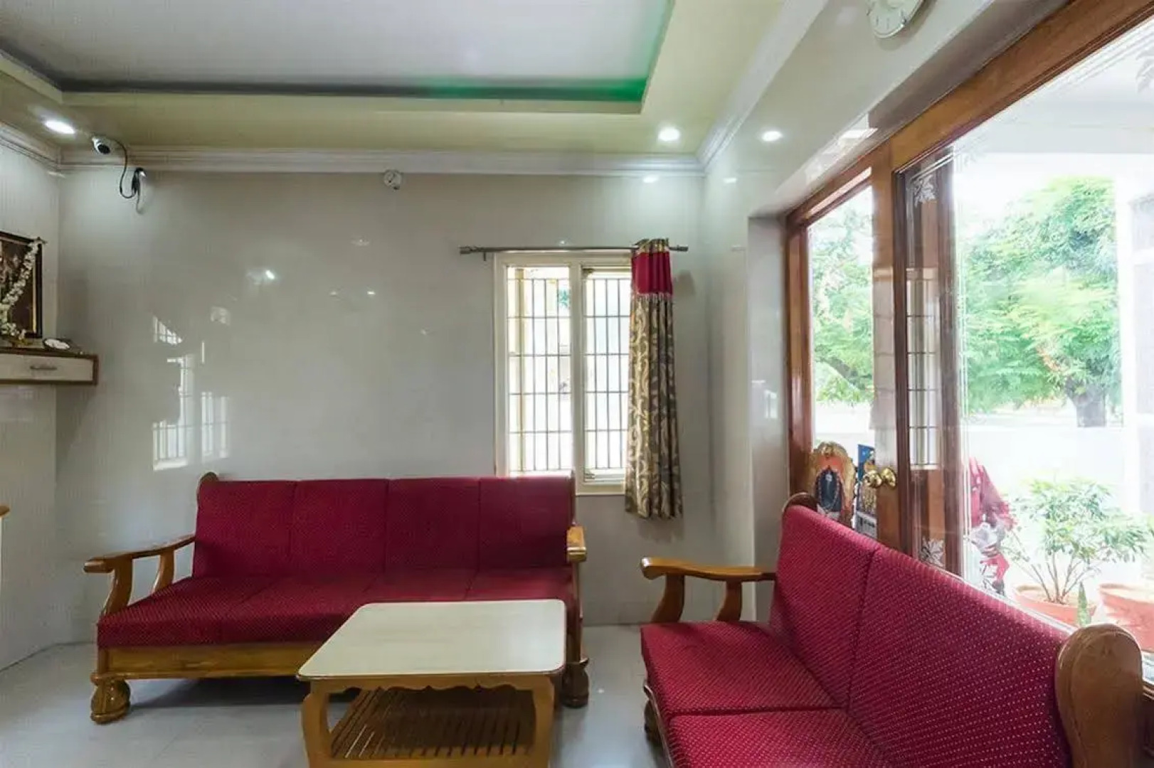 KVR Deluxe Residency