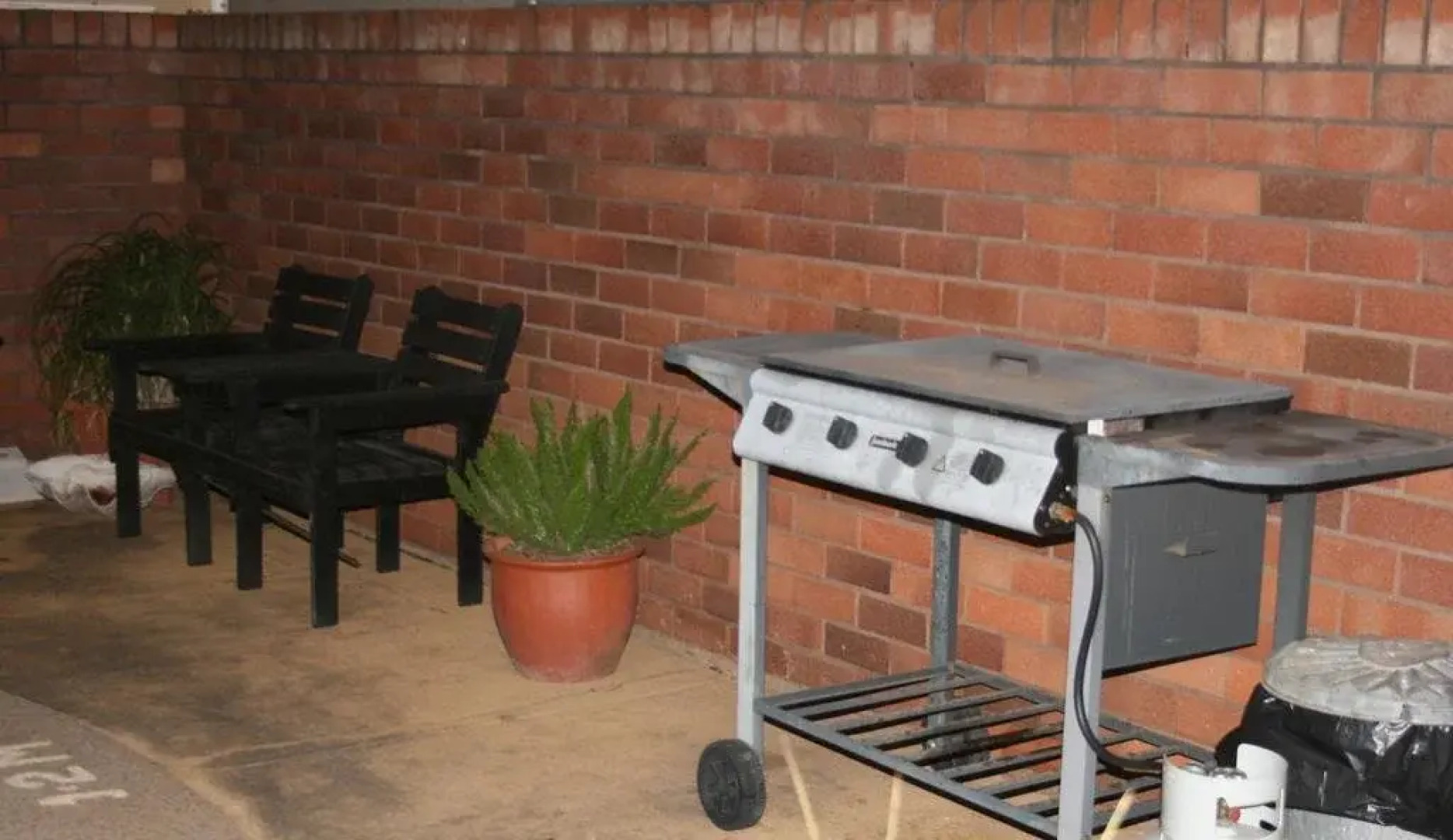 The Plains Motor Inn