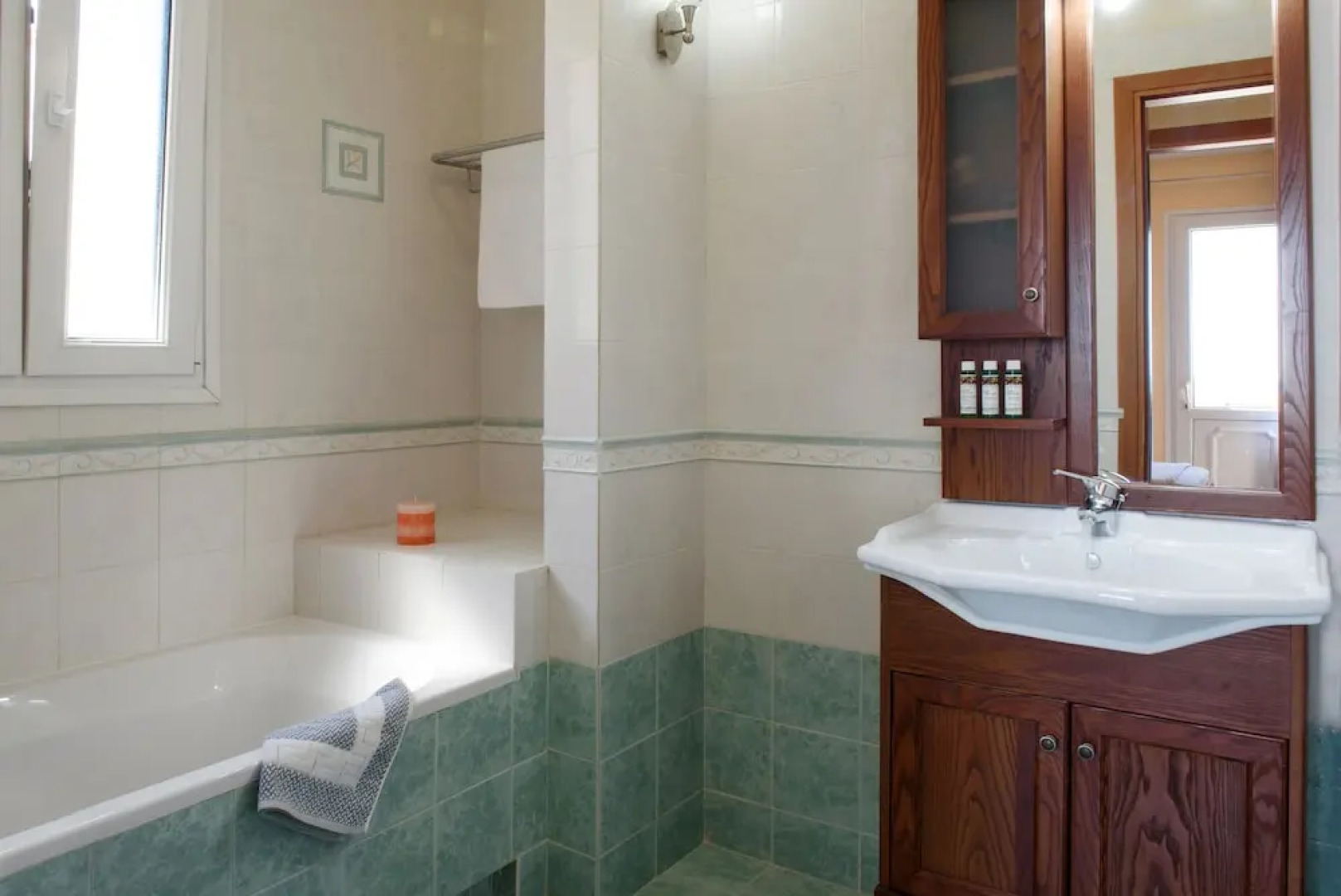 Sea Breeze Hotel Apartments & Residences