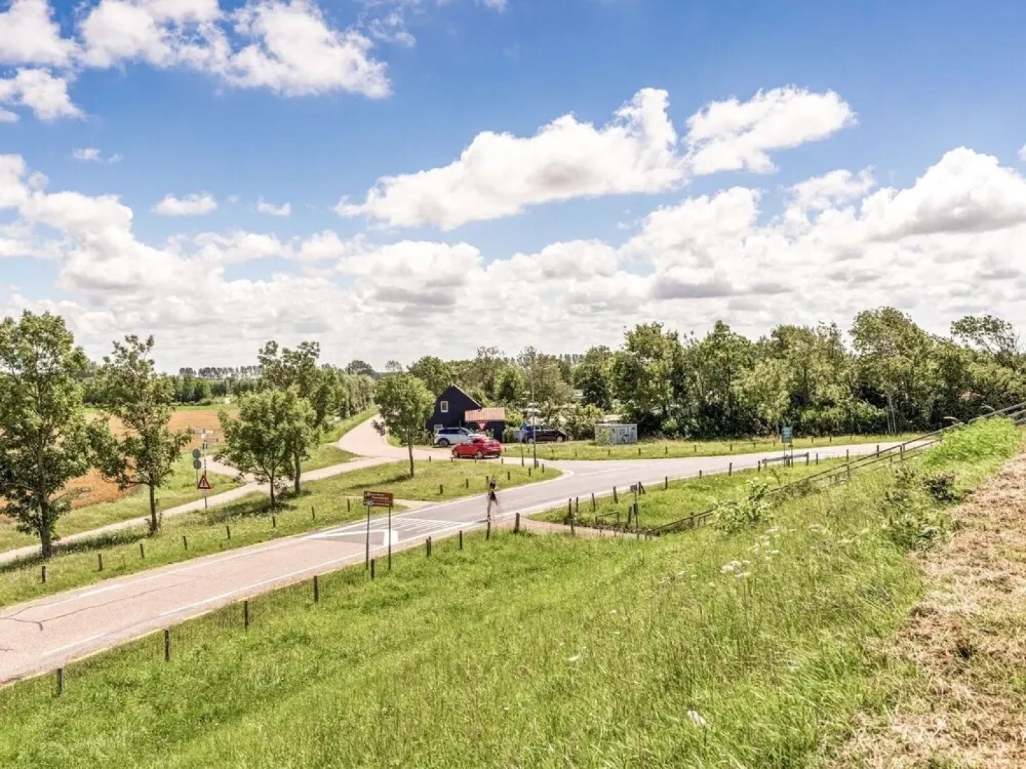 Quaint Holiday Home in Nieuwvliet-Bad near Sea Beach