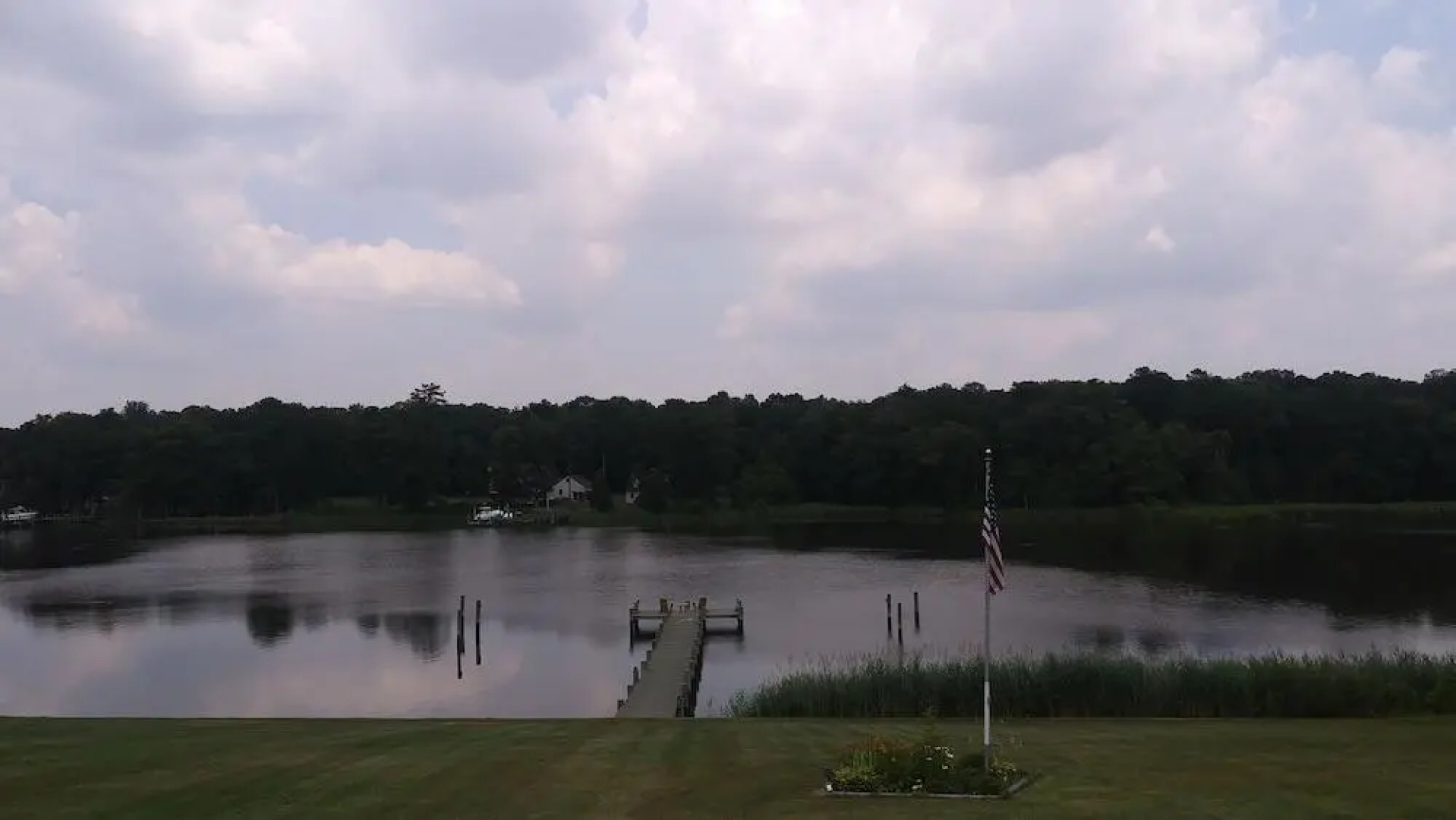 Marvel's on the Creek