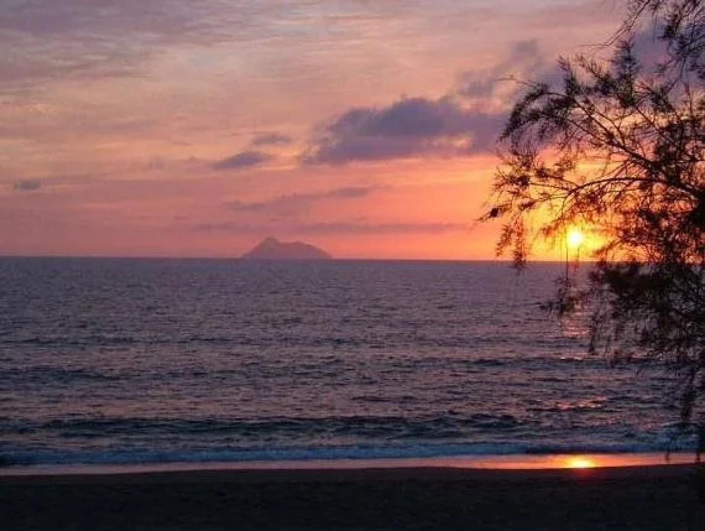 Alexander Beach Hotel