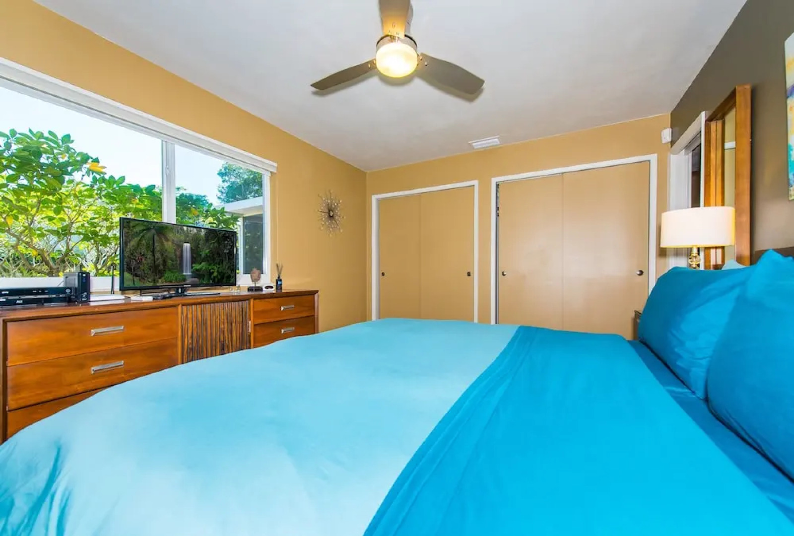 Lush Oasis Home - 2 Br home by RedAwning