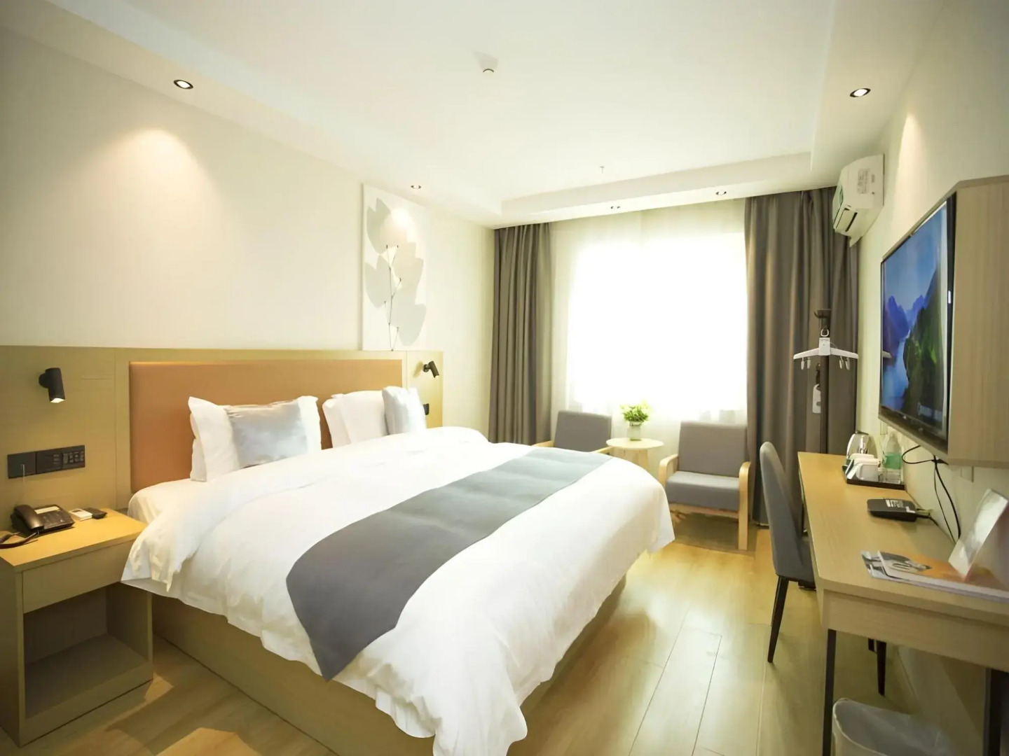GreenTree Inn Jingdezhen Square North Road Express Hotel