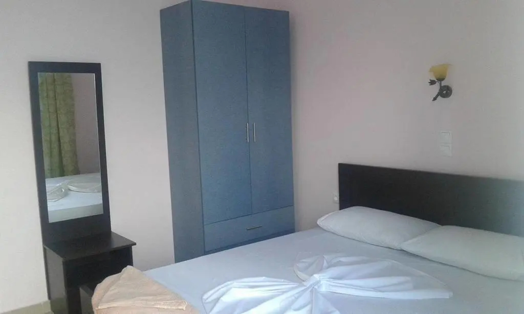 Kalemi's Beachside Hotel