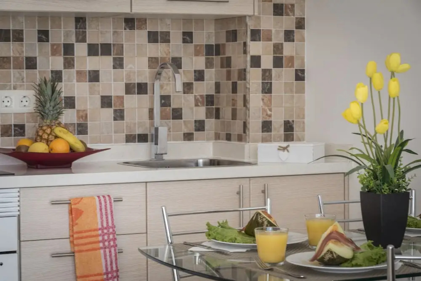 307 Bright Apartment, Sea View, WiFi, Air Conditioning