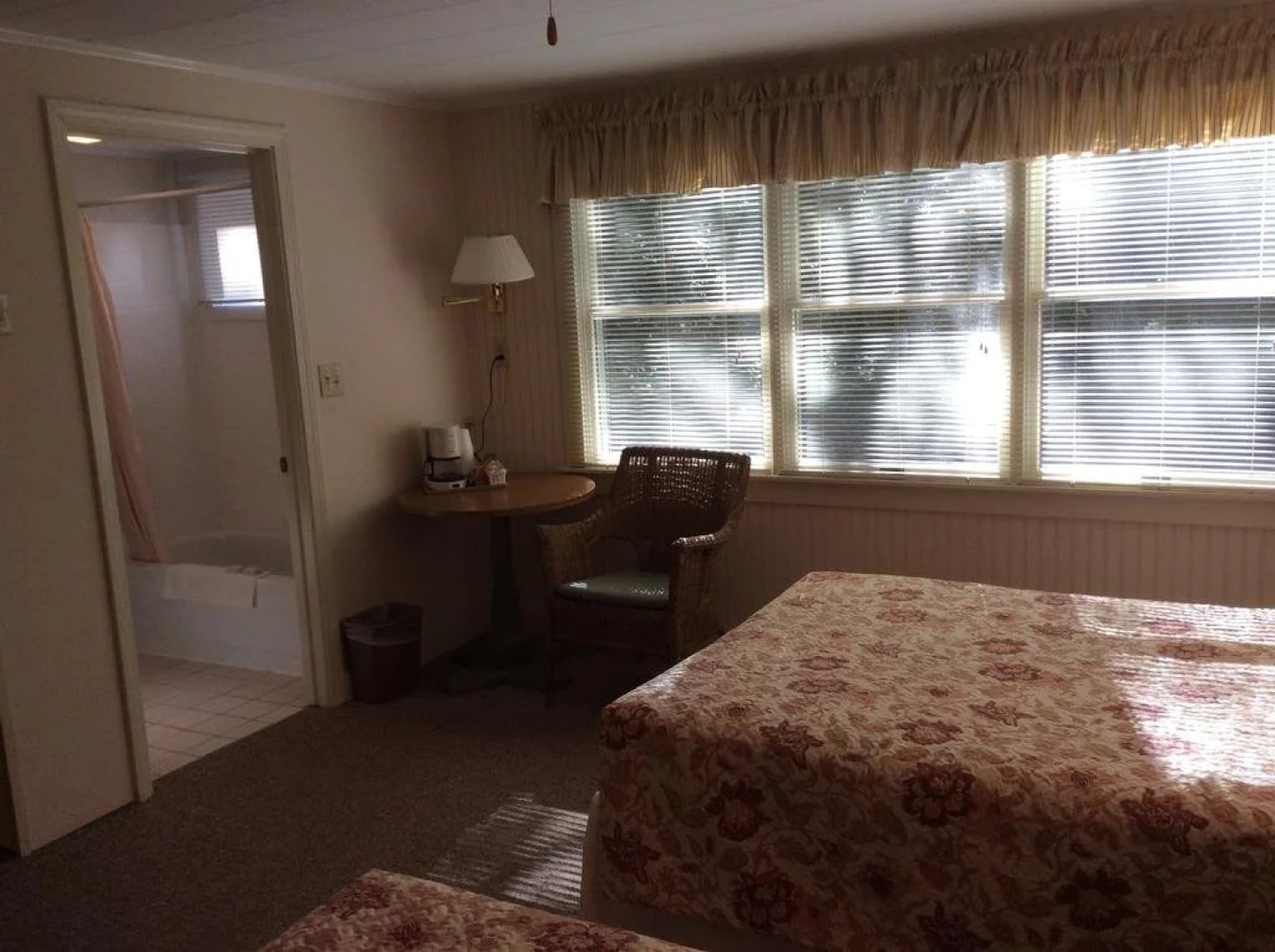 Midway Motel and Cottages