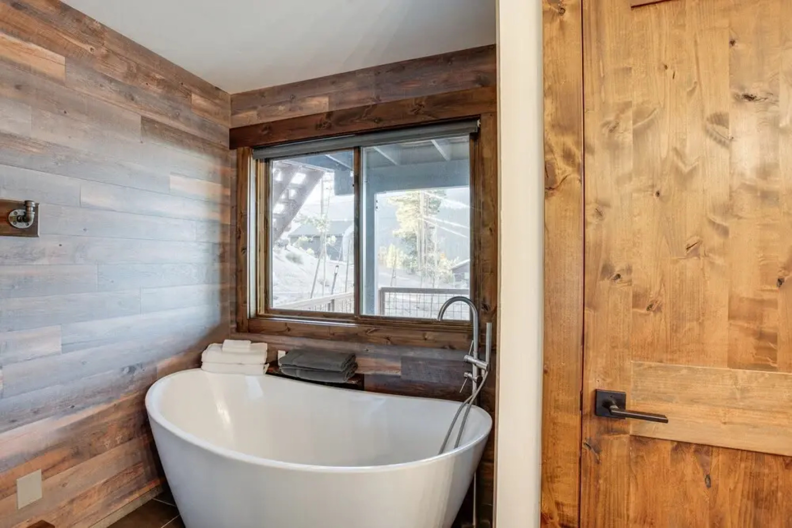 Stateline Mountain Cabin: 3 Mi to Heavenly Resort