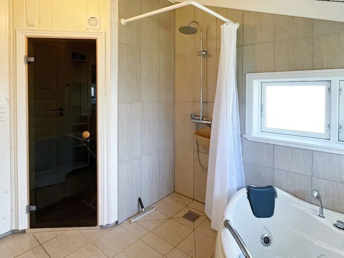 8 Person Holiday Home in Broager-by Traum