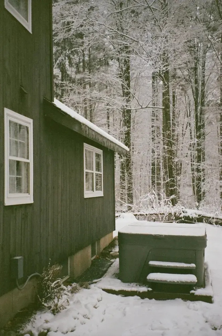 Forest Mountain Escape: Beautiful Mountaintop Escape In Mendon, Vt. 20 Min To Killington/14 To Pico. 4 Bedroom Home