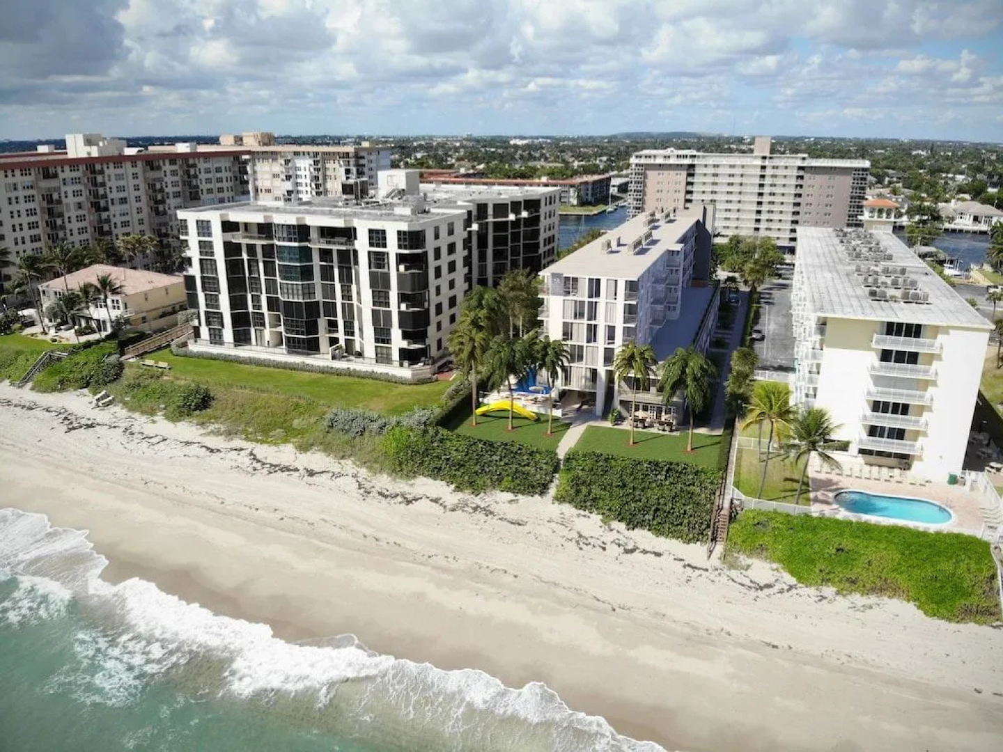 Hillsboro Beach Resort by Kasa