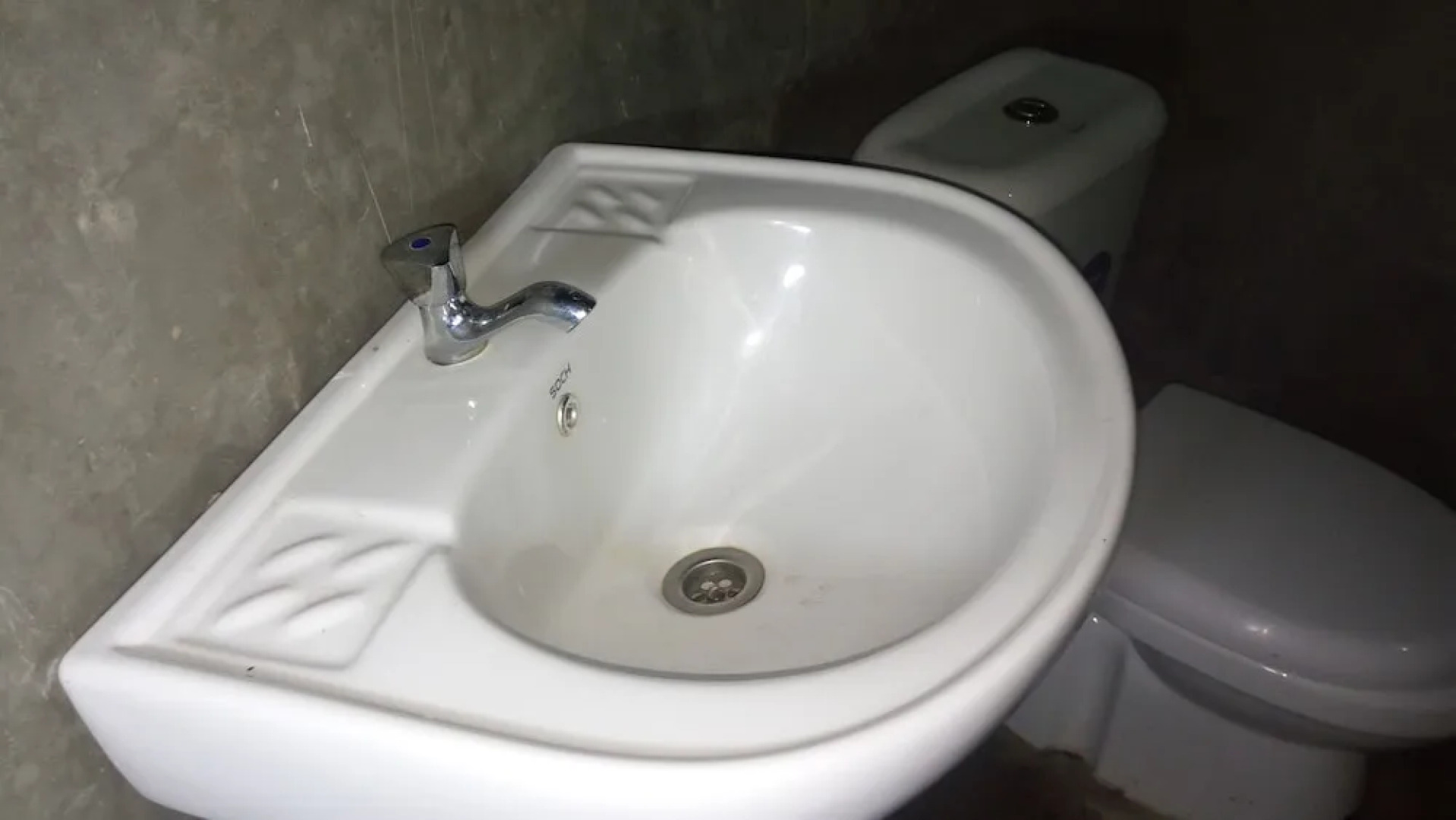 Grassroots Cottages & Tours