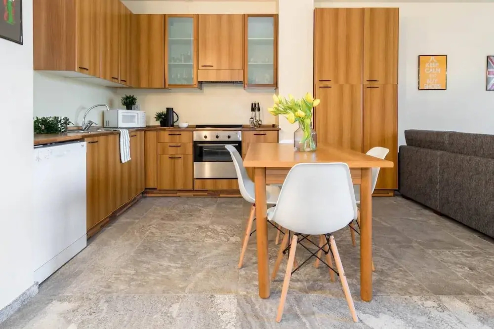 JOIVY Como Pool & Lake