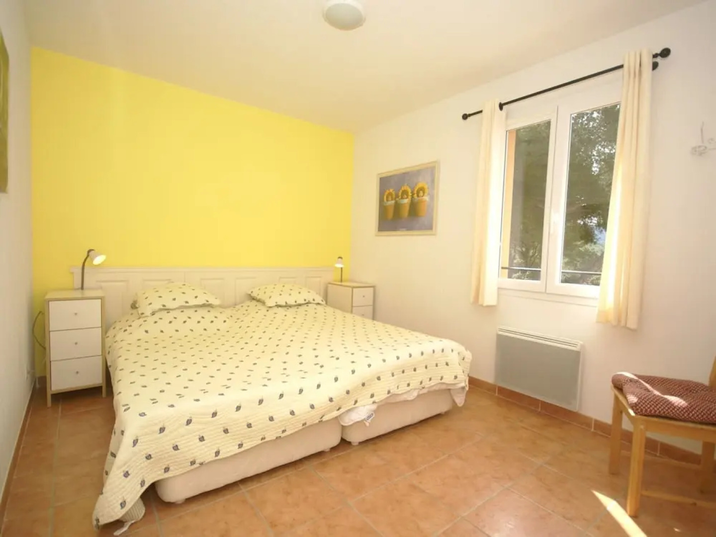 Stylish Villa With Heated Swimming Pool Close to the Lovely L'isle-sur-la-sorgue