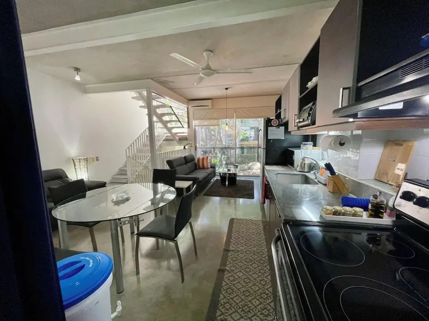 Beautiful Spacious Loft 2 Bedrooms 2 Full Baths 2 car Garage in Downtown