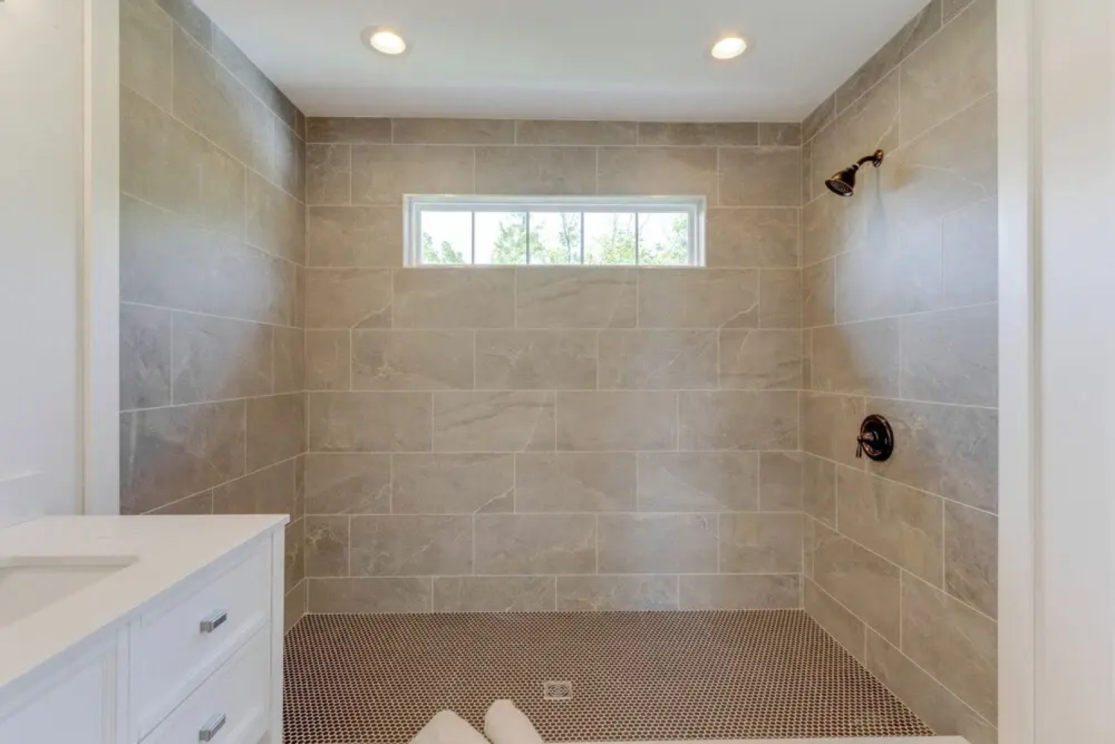 Steps to Buckeye Lake: Family-friendly Home