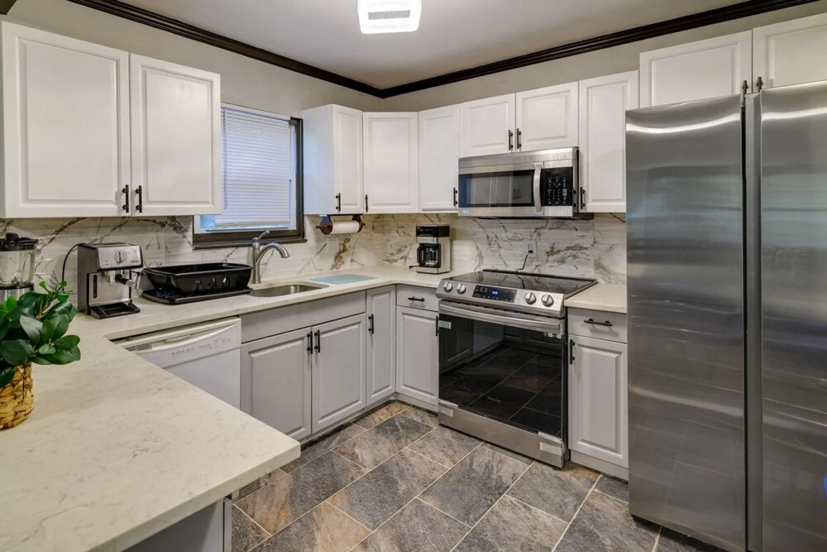 Pet-friendly Tobyhanna Retreat w/ Deck & Playset!