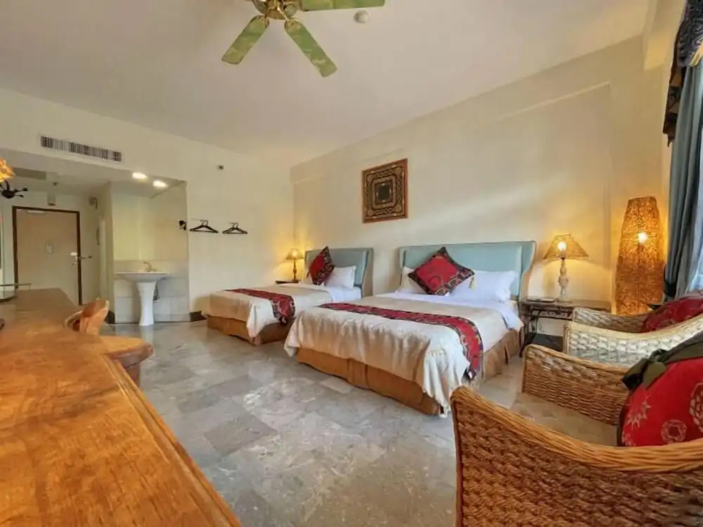 Swan Lake Villa Resort