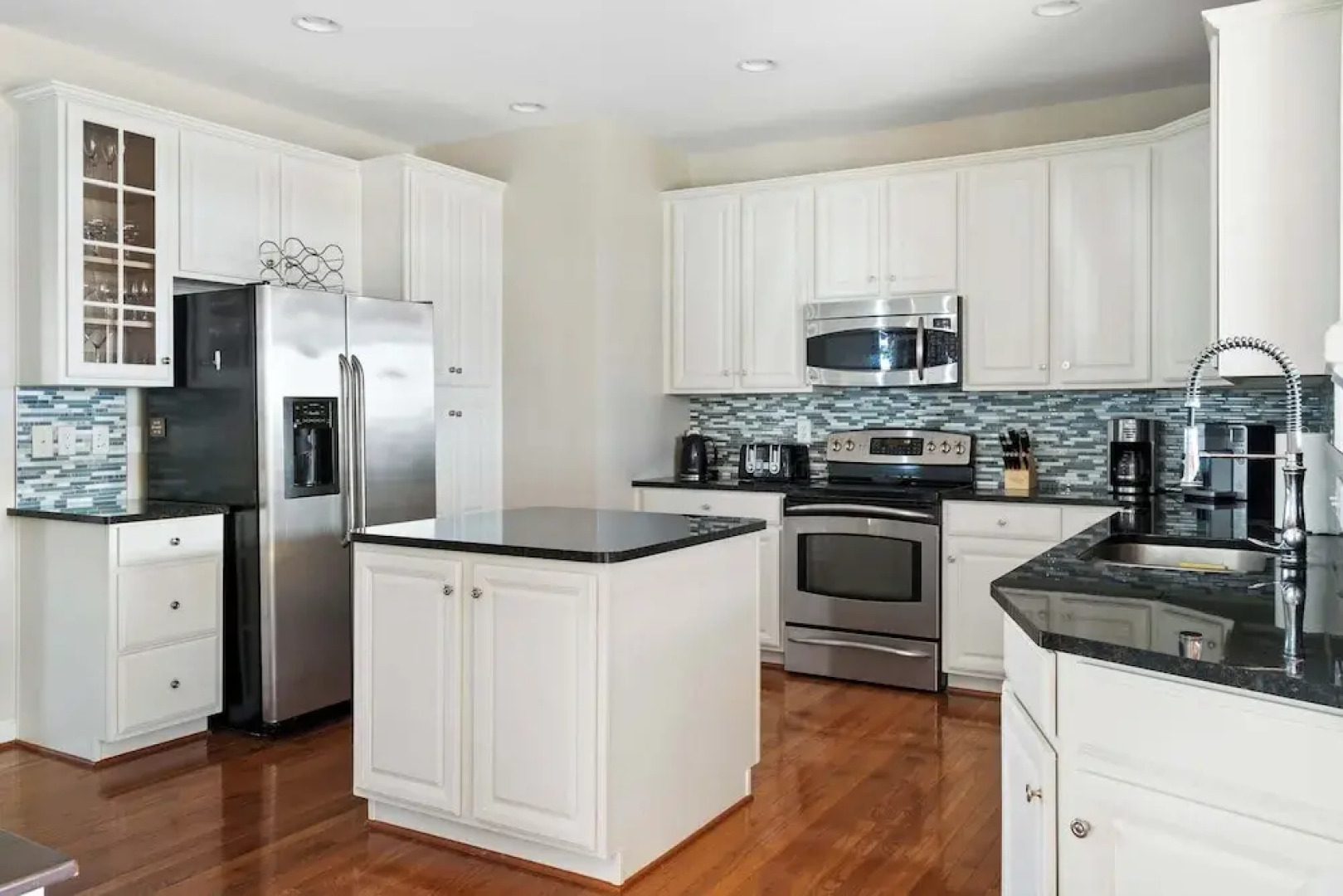 Hidden Paradise Coastal Views!