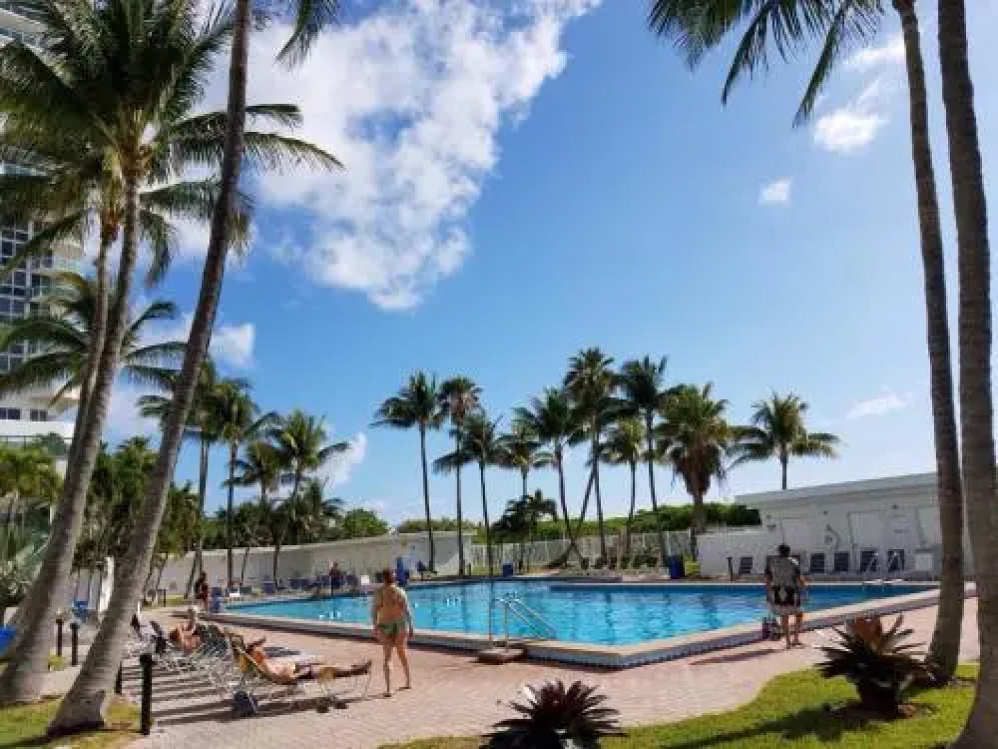 Miami Beach Suncoast Apartment III