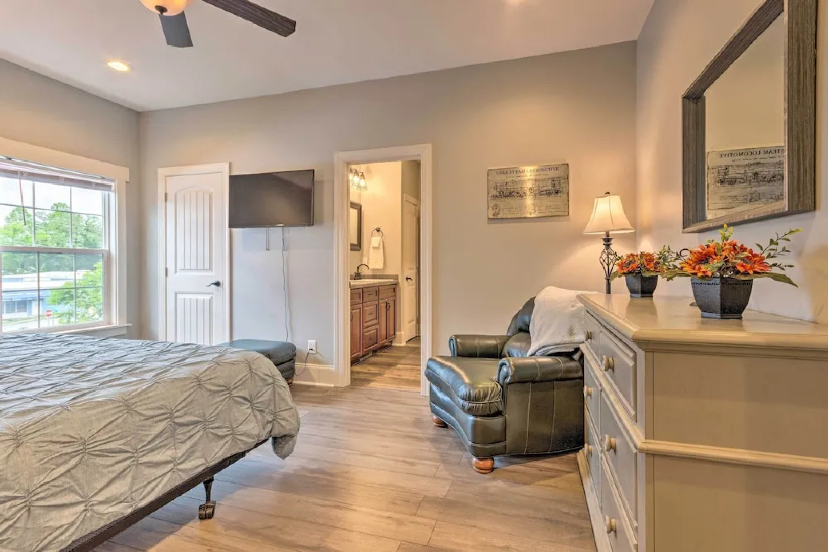 Airy Apartment With Deck - Walk to Main Street!