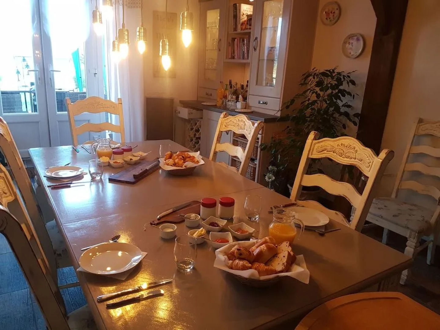 La Bastide Du Bonheur Chambres et Tables D'Hôtes