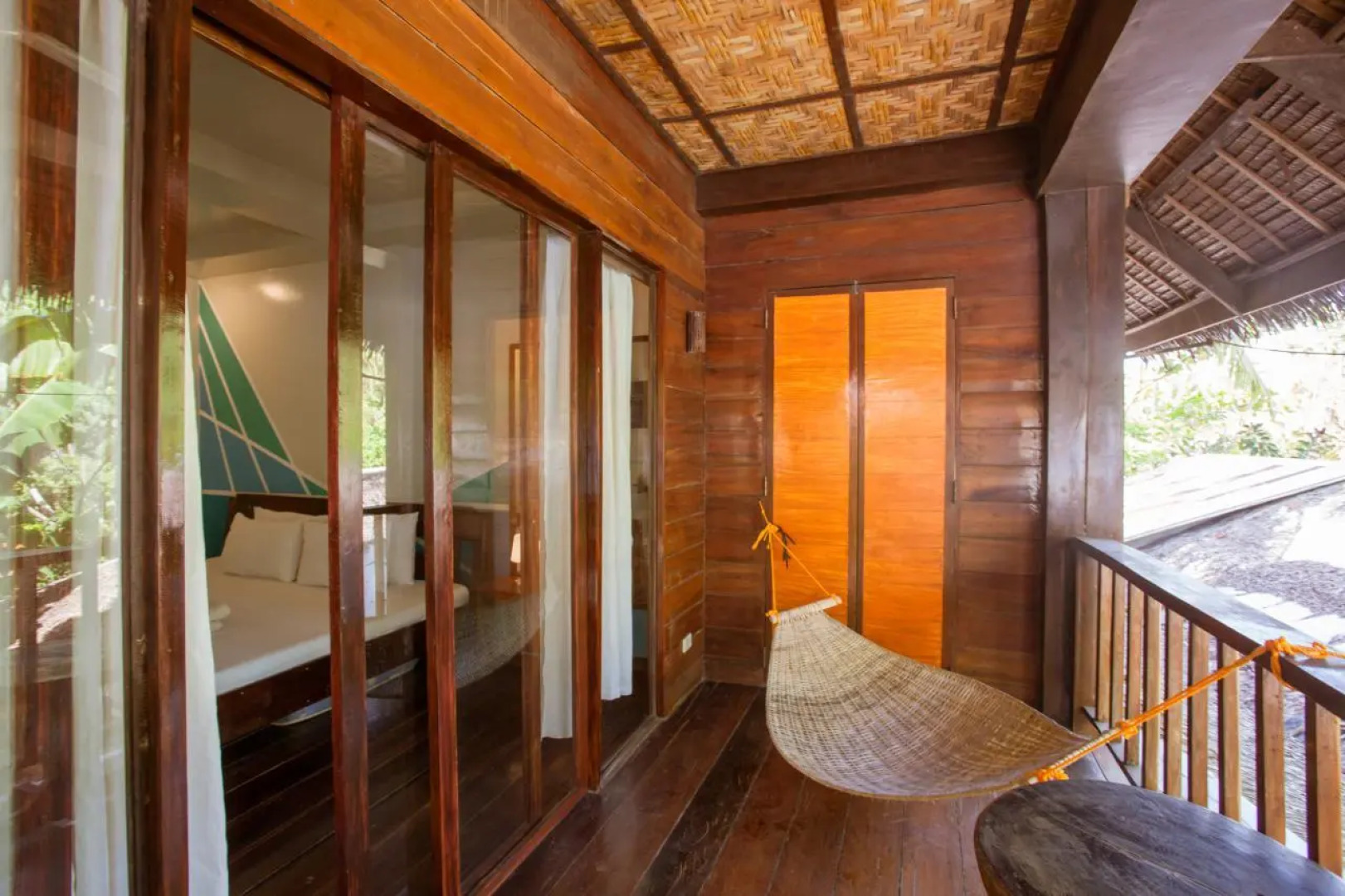 La Luna Island Resort