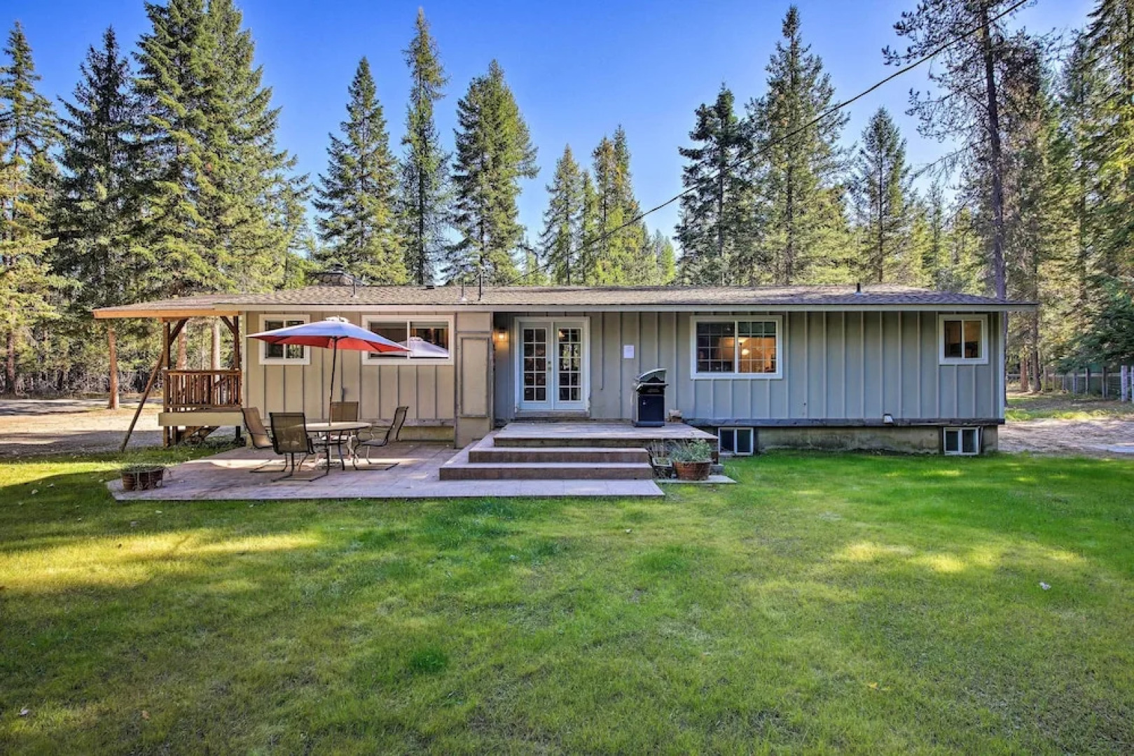 Quaint Priest Lake Cabin w/ Patio < 1 Mi to Lake!