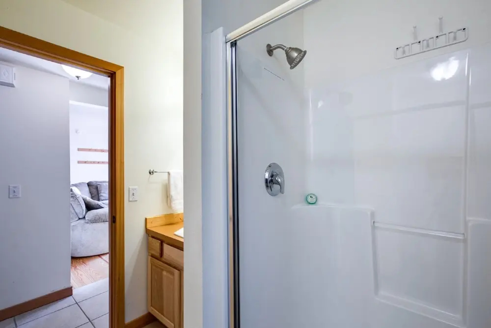 70MBR- Hot Tub - BBQ - Wi-Fi - Pets Ok - Sleeps 8