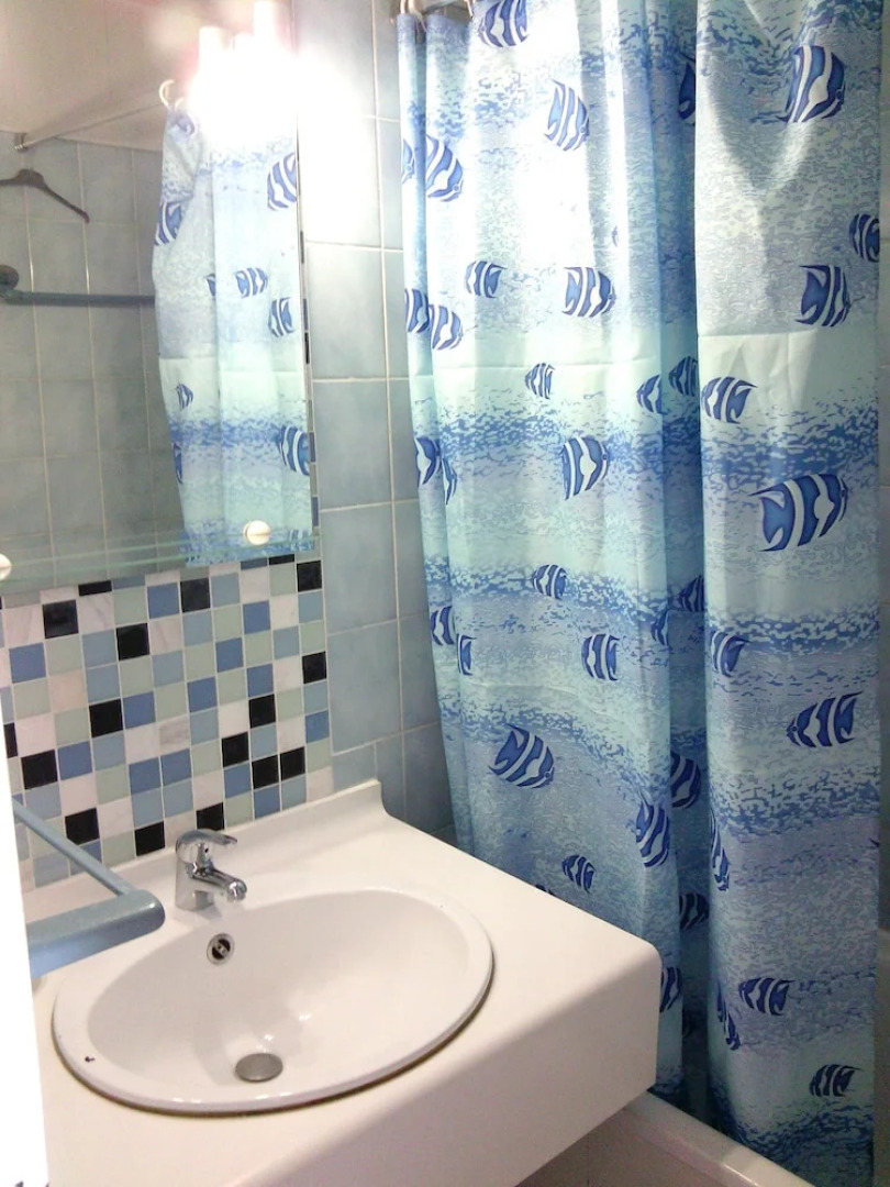 Studio in Bormes-les-mimosas, With Wonderful sea View, Pool Access and