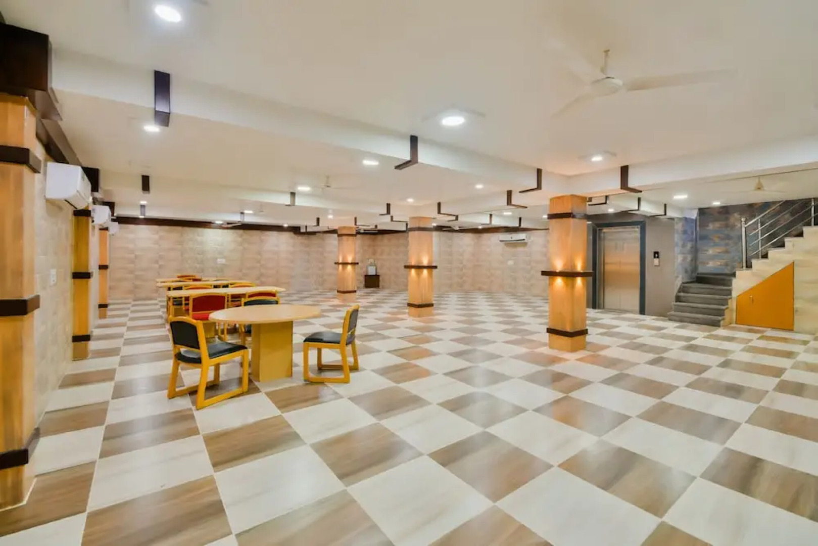 Capital O 39331 Hotel Retaj