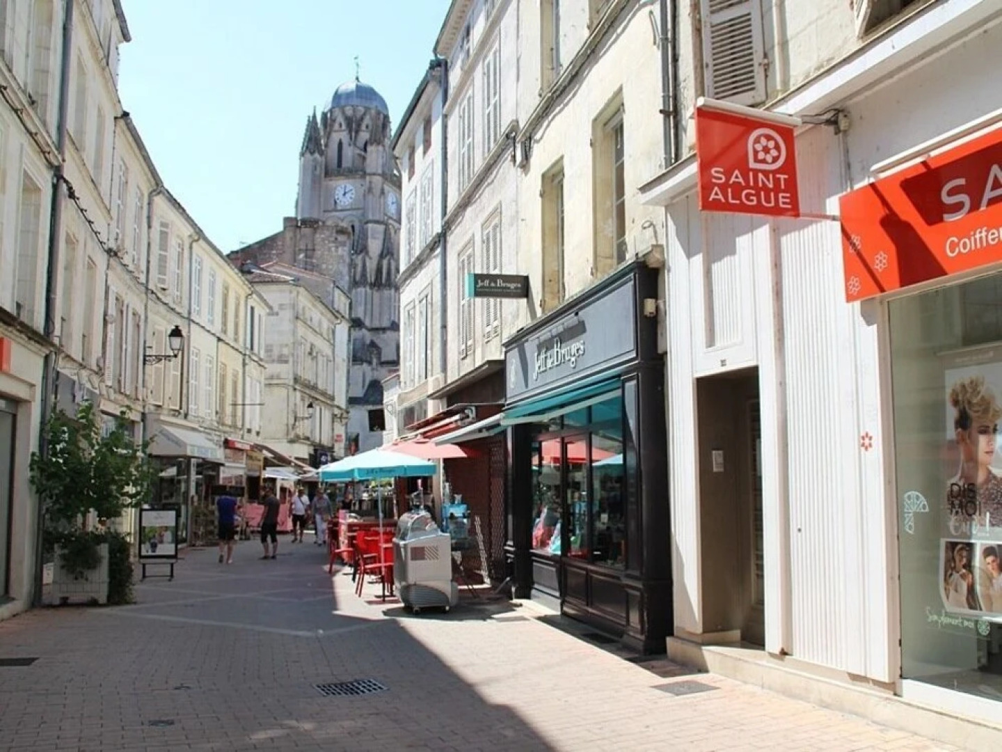 Une Chambre en Ville