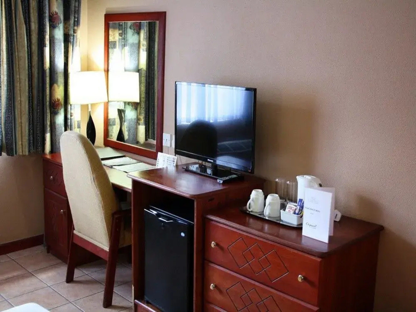 Cresta Golfview Hotel