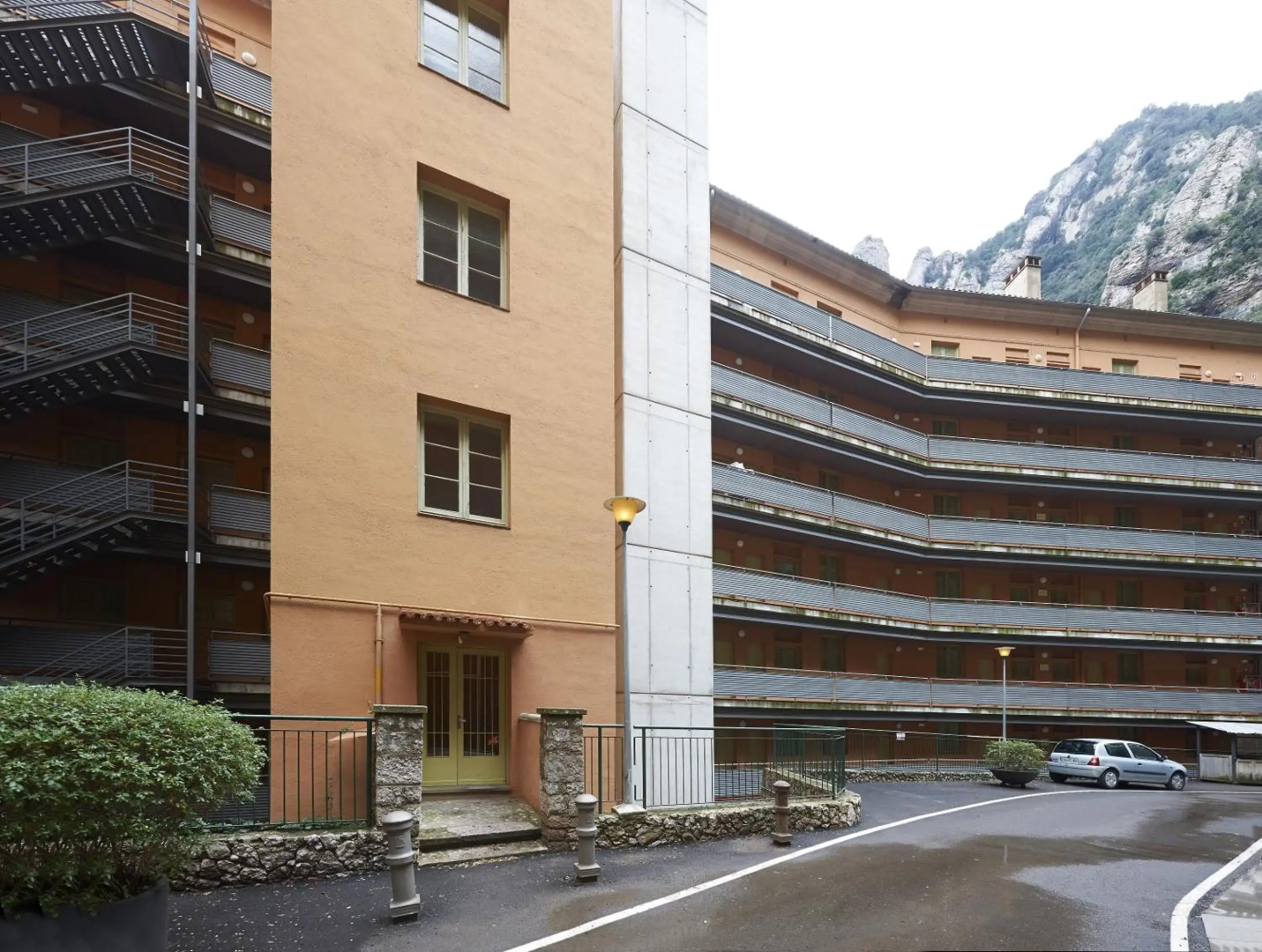 Apartamentos Montserrat Abat Marcet