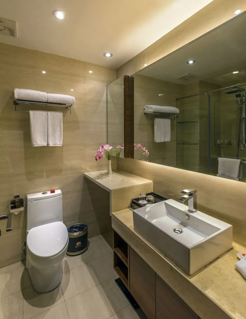 Jinjiang Peninsula Seasons Hotel