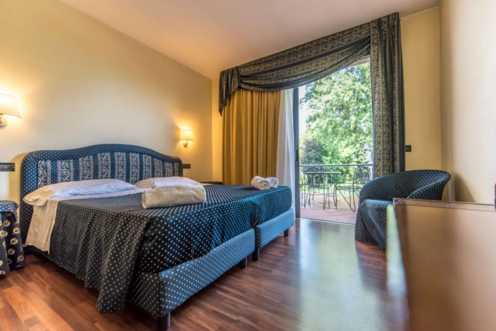 Yachting Hotel Mistral