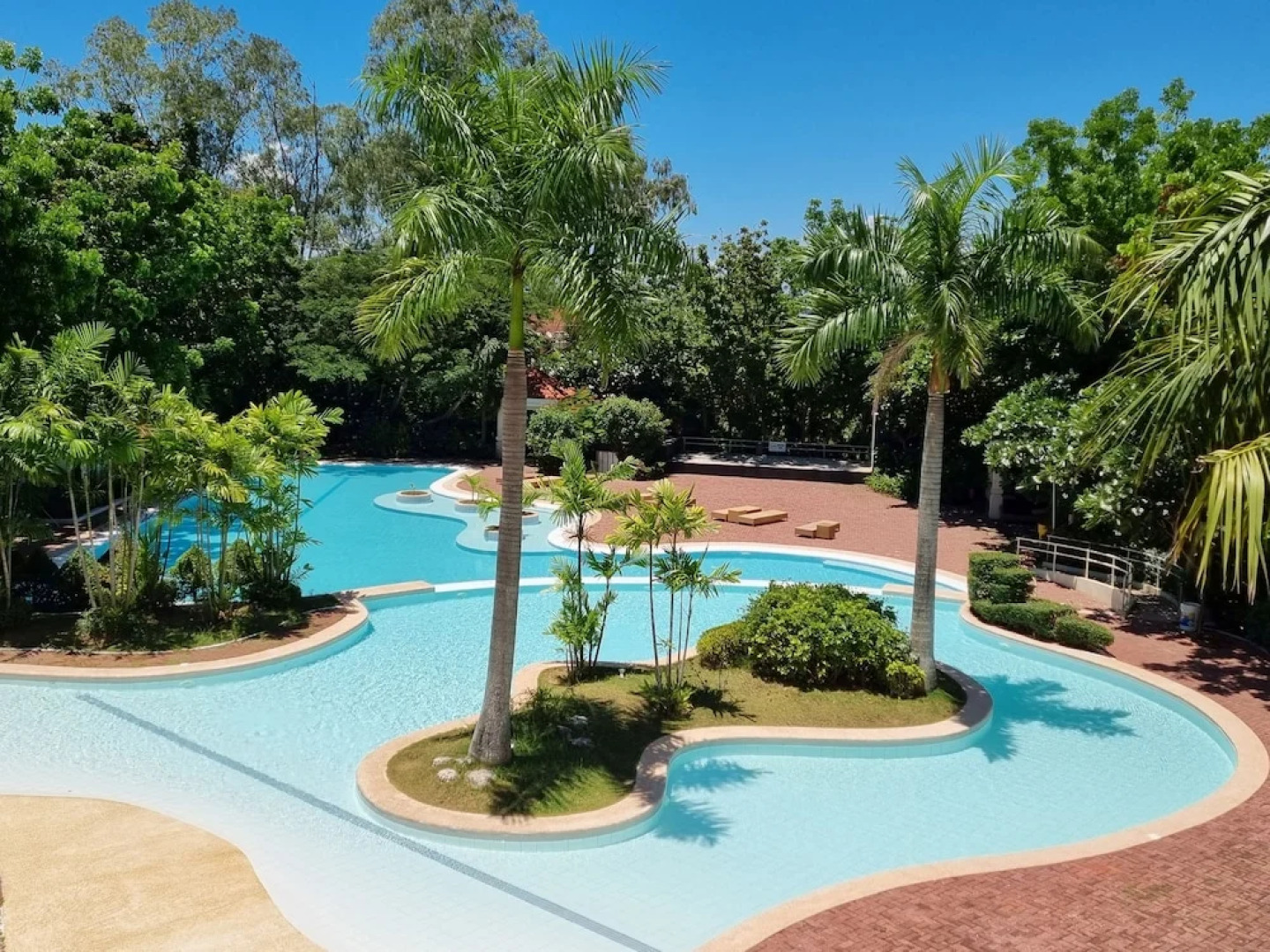 La Mirada Residences