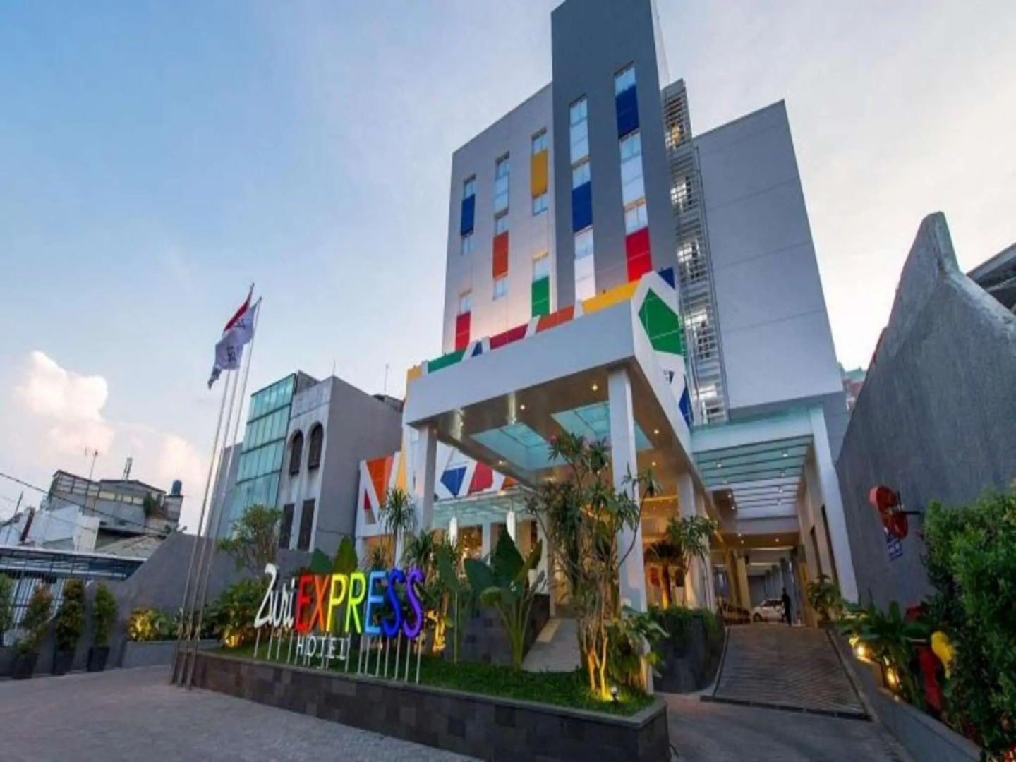 Zuri Express Mangga Dua