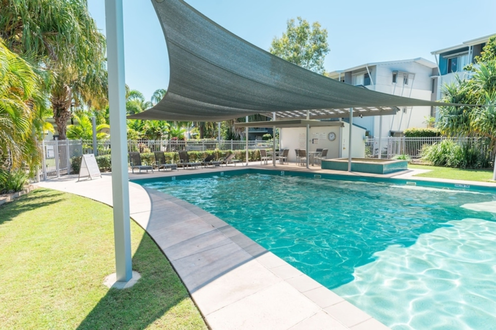 Hotel AJ International