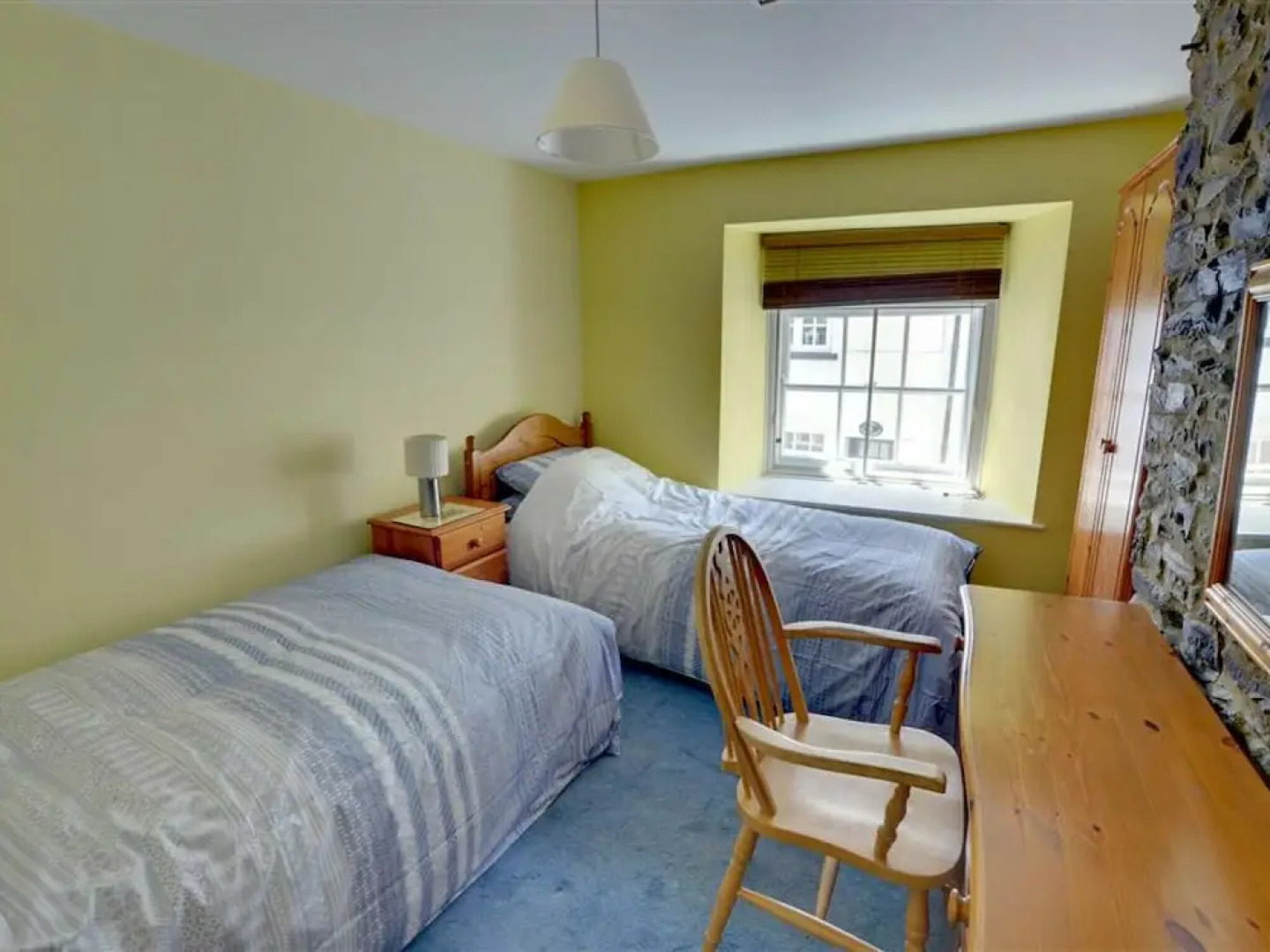 Cosy Holiday Home With an Enclosed Garden and Terrace in the Heart of Torrington