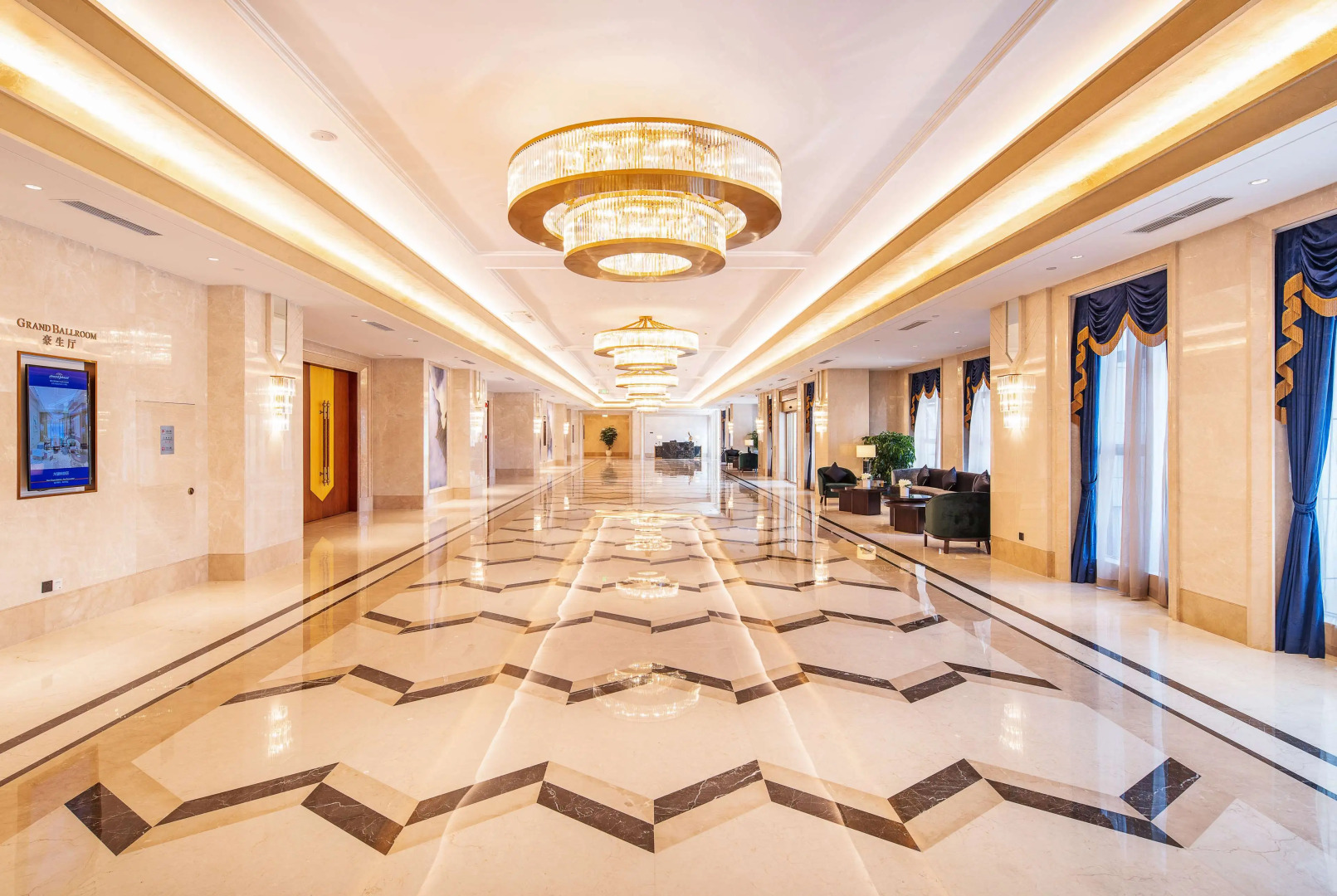 Howard Johnson New District Plaza Ziyang