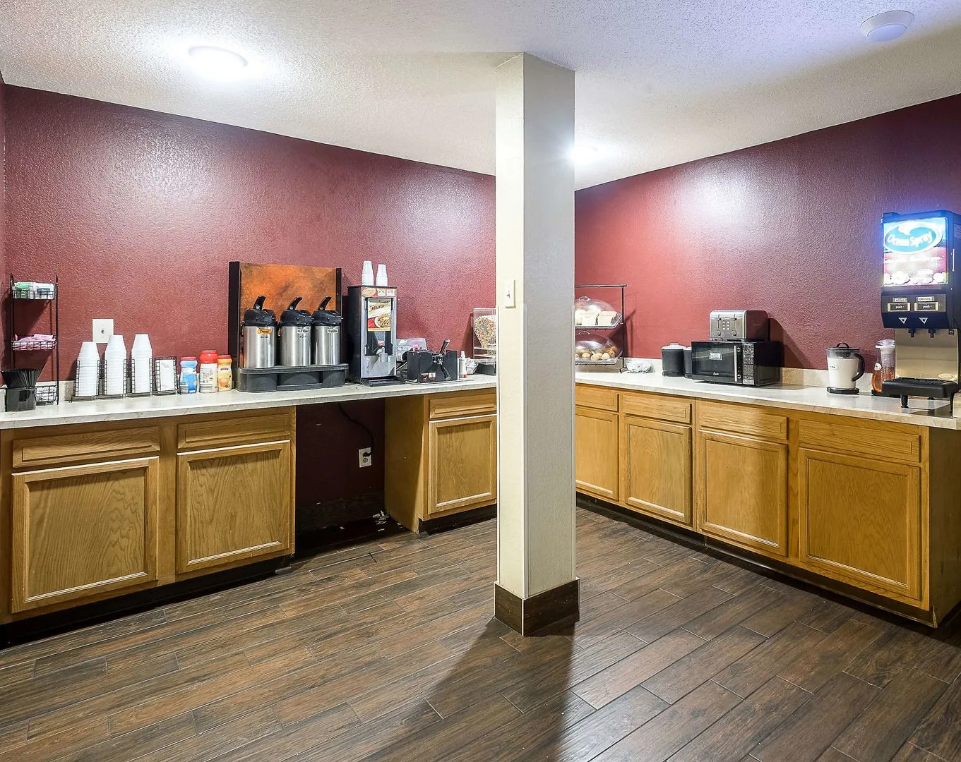 Red Roof Inn & Suites Hermitage