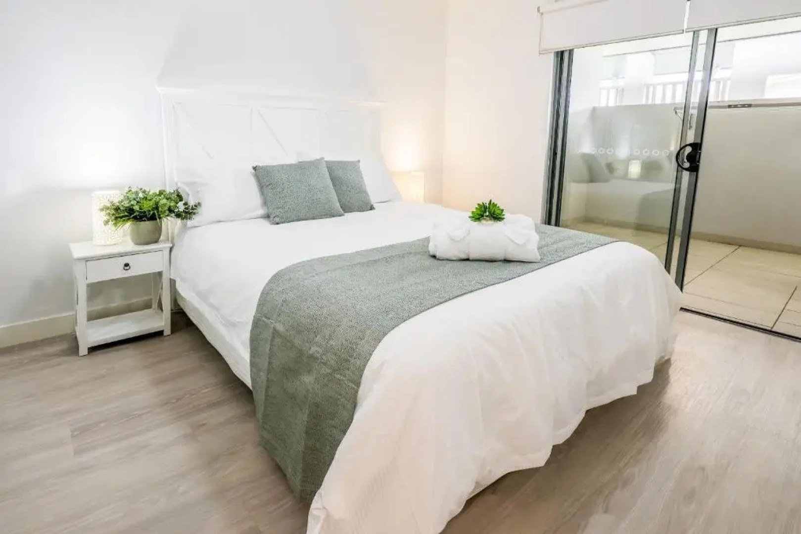 Azure Vista - 3 Bedroom Unit - Ocean Views